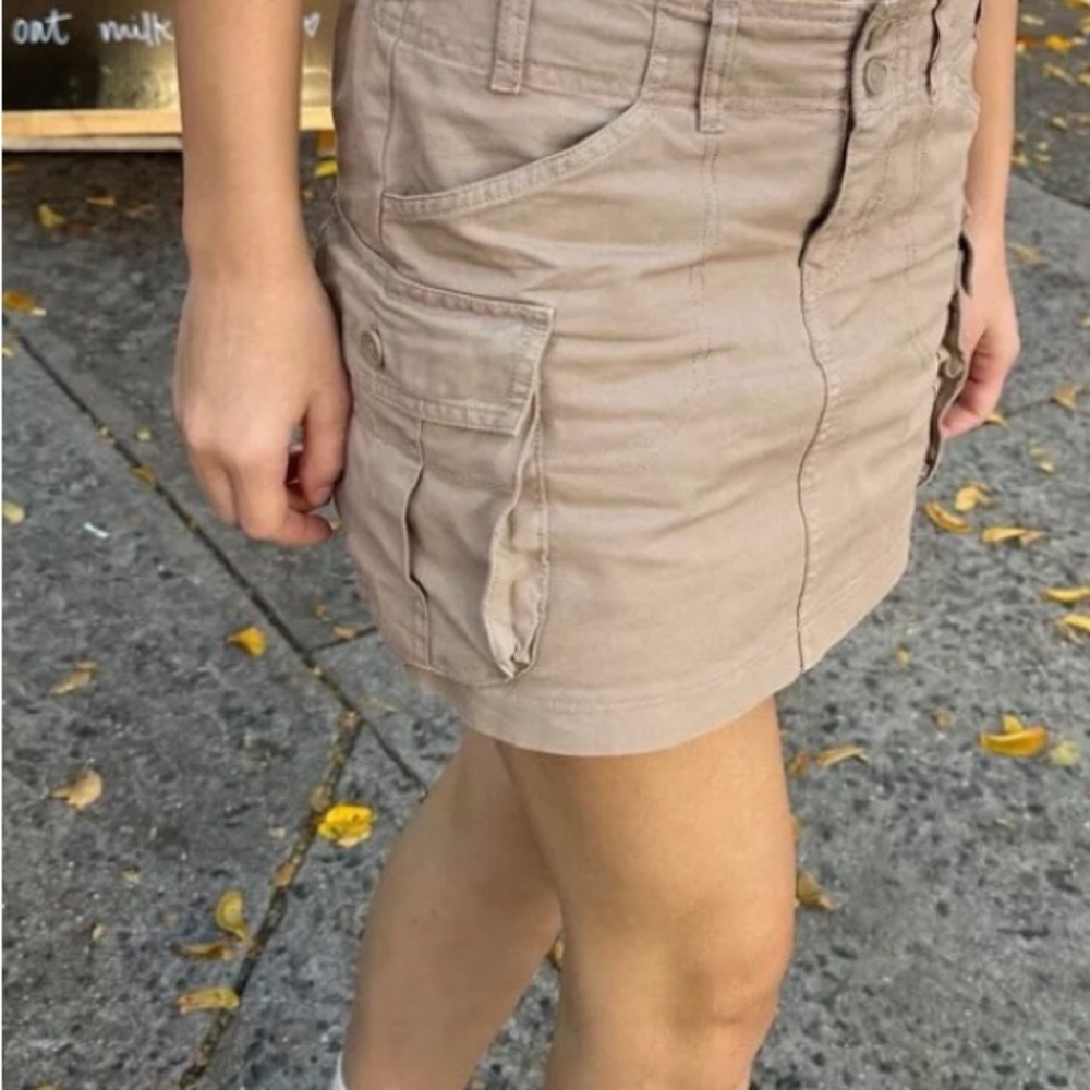 Brandy Melville Size M Tan Cargo Mini Skirt